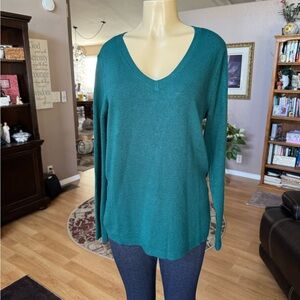 Croft & Barrow green long sleeves Vneck soft sweater-size L